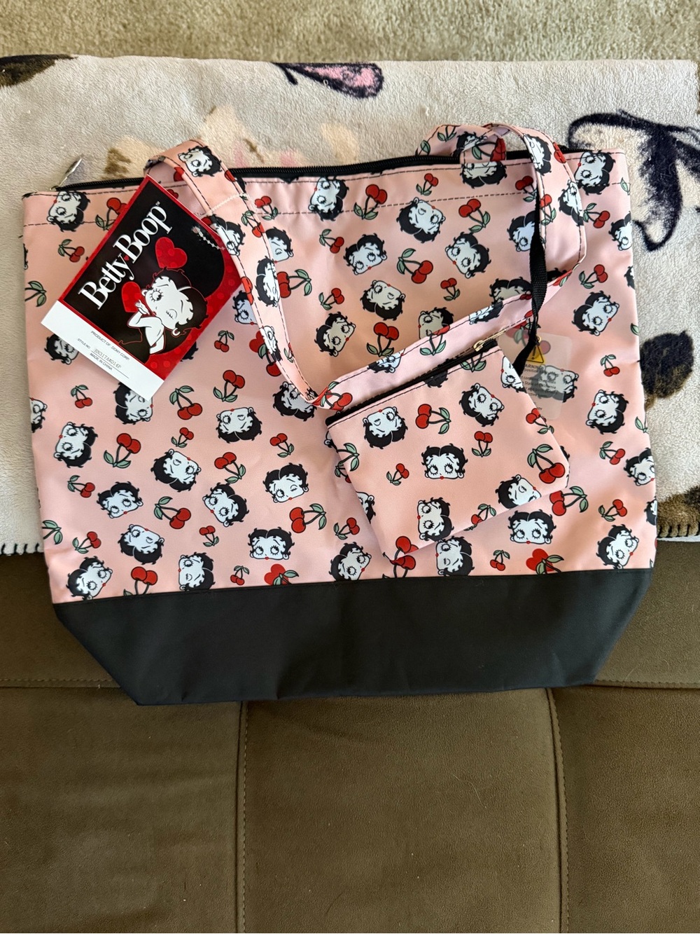 Betty Boop Cherry Tote with Pouch NWT - Picture 3 of 4